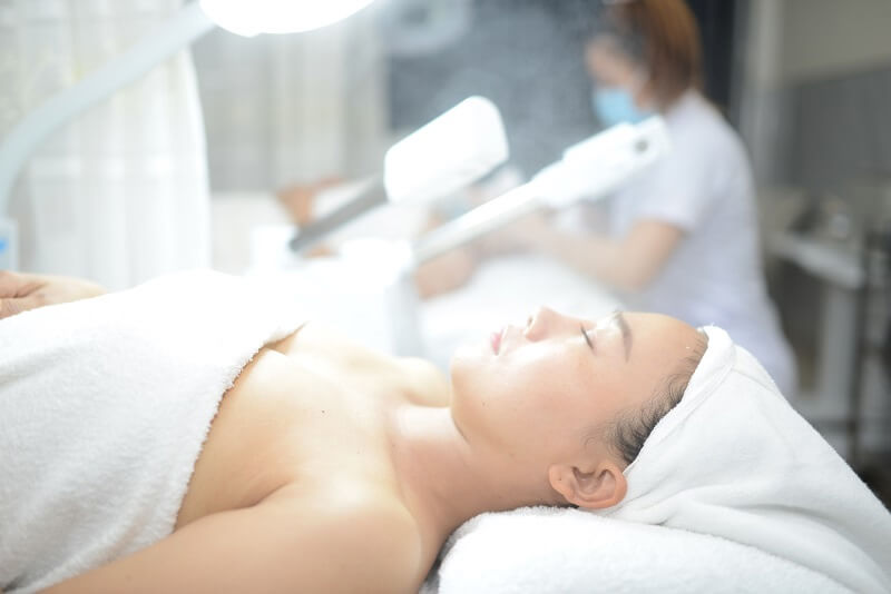 Làm giãn nang lông và massage trị liệu